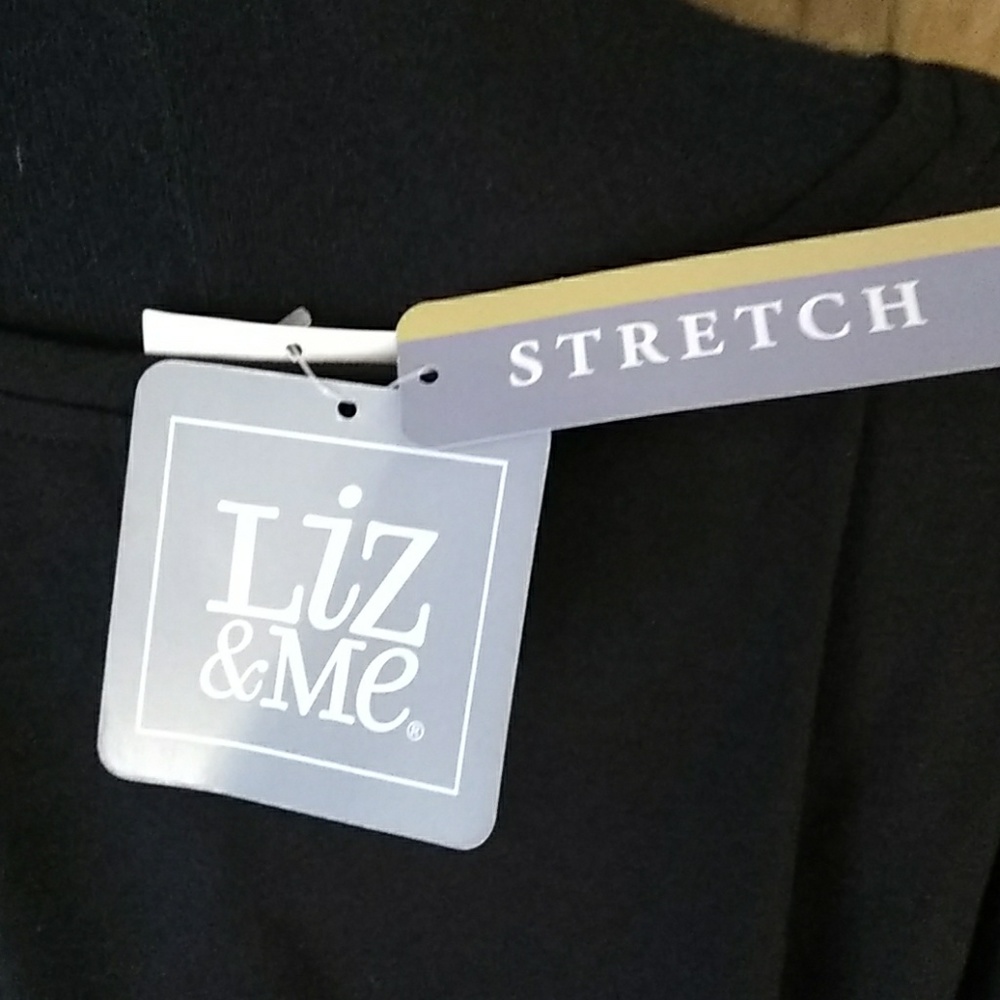 Black pullover tee - Picture 2 of 3
